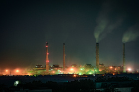 https://unsplash.com/photos/industrial-plant-with-smoke-billowing-from-chimneys-23BRp1we8n0?utm_source=unsplash&utm_medium=referral&utm_content=creditShareLink